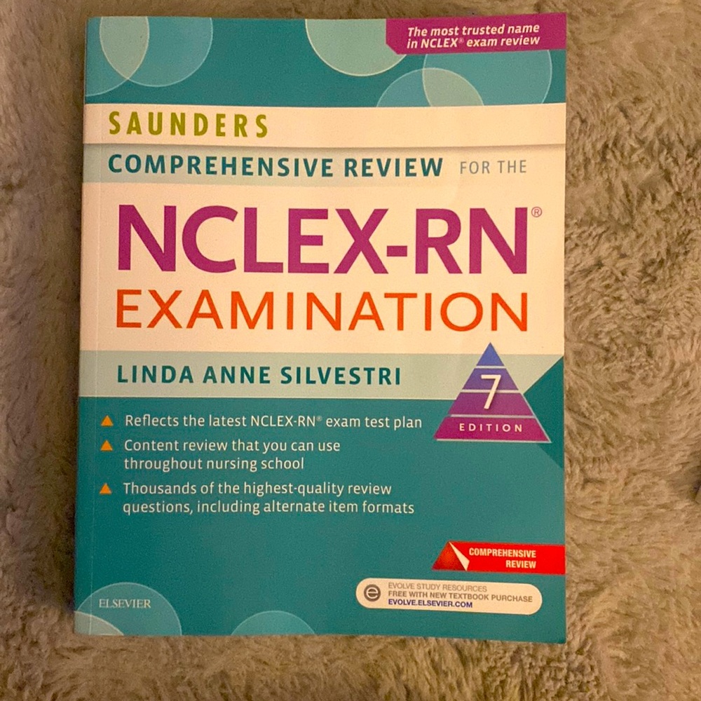 Saunders NCLEX RN Review Book with Multiple Choice Questions over 1000 pages NEW